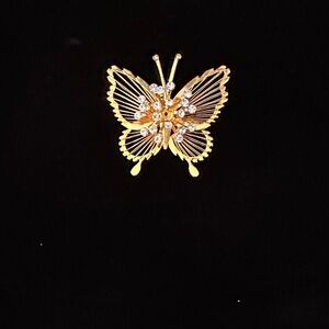 Elegant Gold Butterfly Brooch